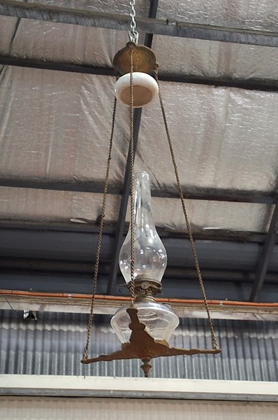 Lot 40 - HANGING KEROSENE LAMP