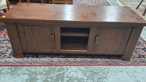 Lot 167 - TV CABINET