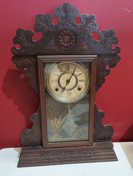 Lot 232 - COTTAGE CLOCK