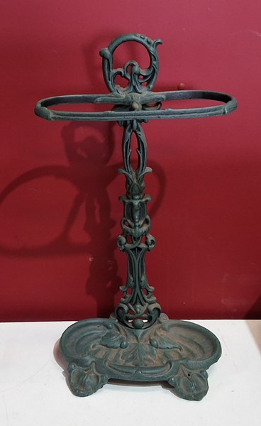 Lot 1100 - UMBRELLA STAND