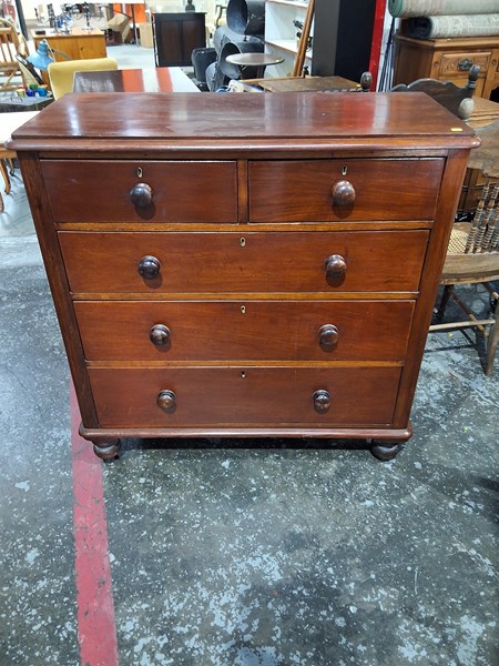 Lot 237 - CHEST OF DRAWERS