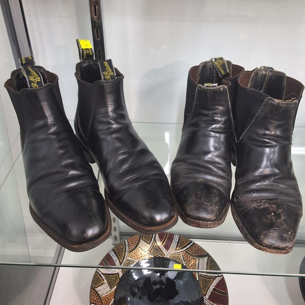 Lot 1098 - BOOTS