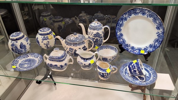 Lot 1190 - BLUE & WHITE CHINA