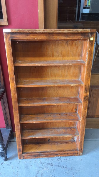 Lot 71 - BOOKSHELF