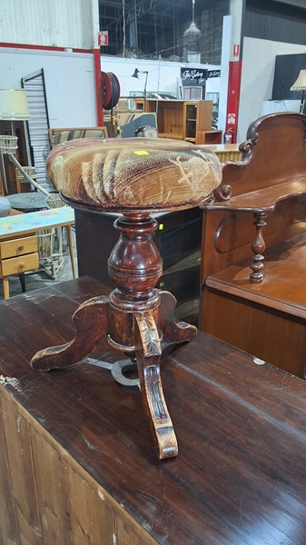 Lot 145 - PIANO STOOL