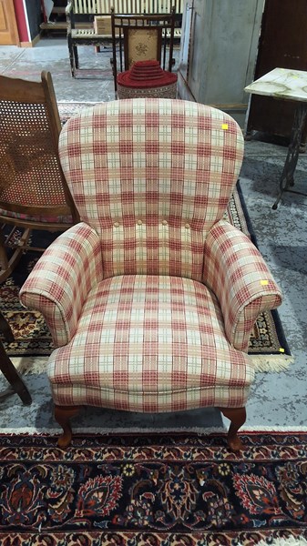 Lot 153 - ARM CHAIR