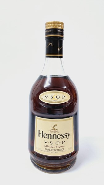 Lot 76 - HENNESSY V.S.O.P.