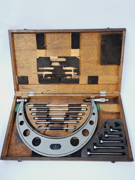 Lot 1282 - MITUTOYO MICROMETER SET