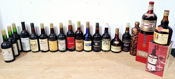 Lot 86 - VARIOUS WINEMAKERS - ESTATE PORTS & LIQUEUR