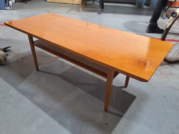 Lot 216 - COFFEE TABLE