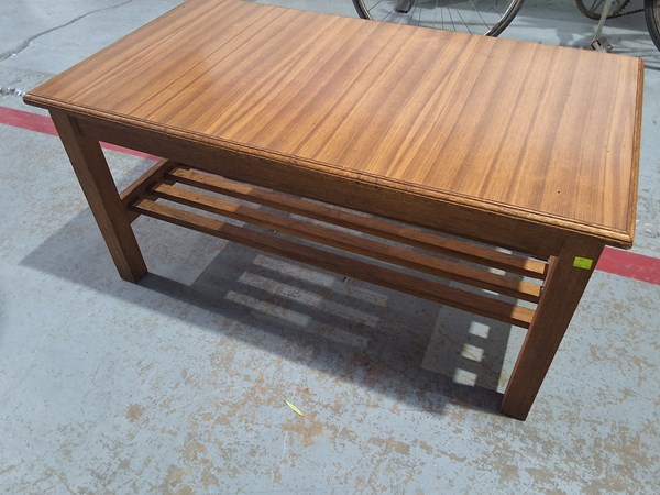 Lot 239 - COFFEE TABLE