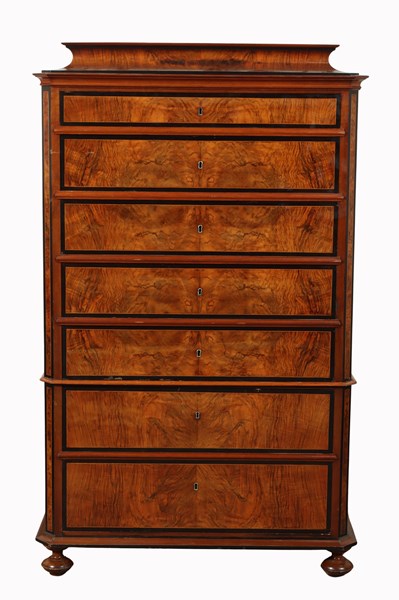 Lot 55 - TALLBOY CHEST OF DRAWERS