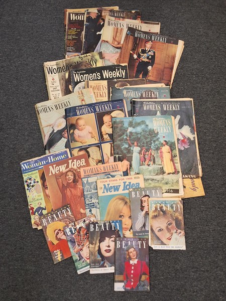 Lot 1233 - VINTAGE MAGAZINES