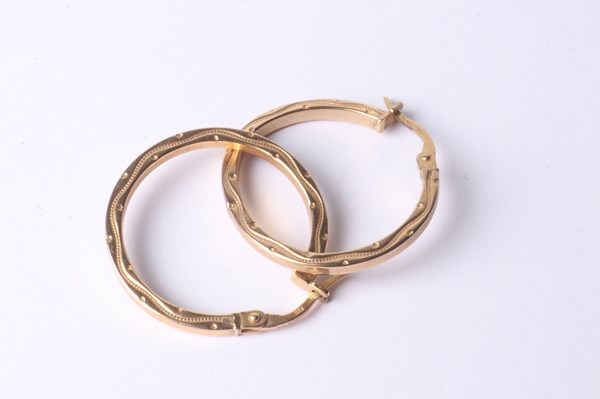 Lot 1011 - GOLD EARRINGS