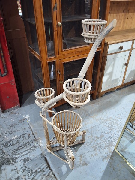 Lot 192 - PLANT STAND