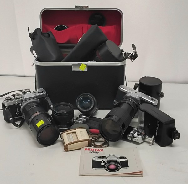 Lot 1283 - CAMERAS