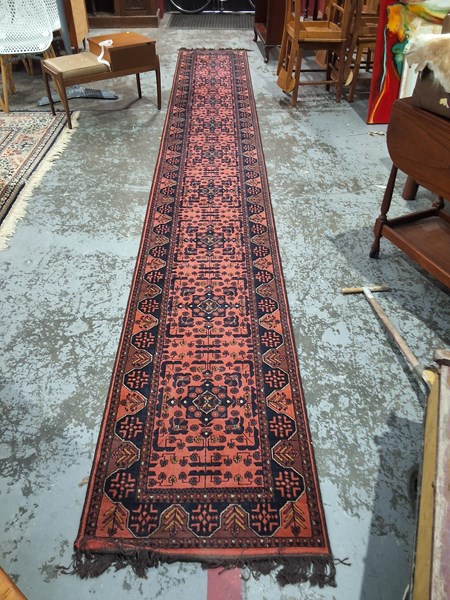 Lot 60 - CARPET RUNNER