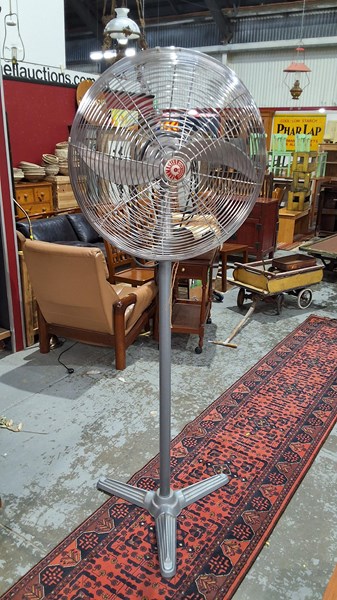 Lot 205 - INDUSTRIAL FAN