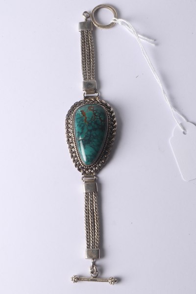 Lot 1052 - SILVER TURQUOISE BRACELET