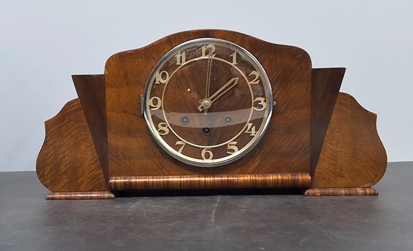 Lot 1271 - MANTEL CLOCK