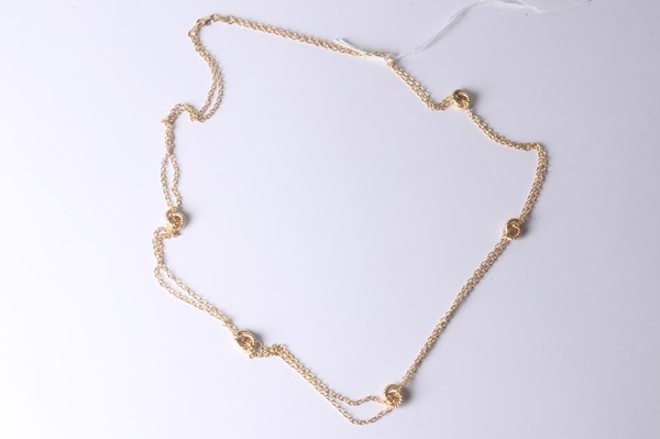 Lot 1034 - GOLD NECKLACE