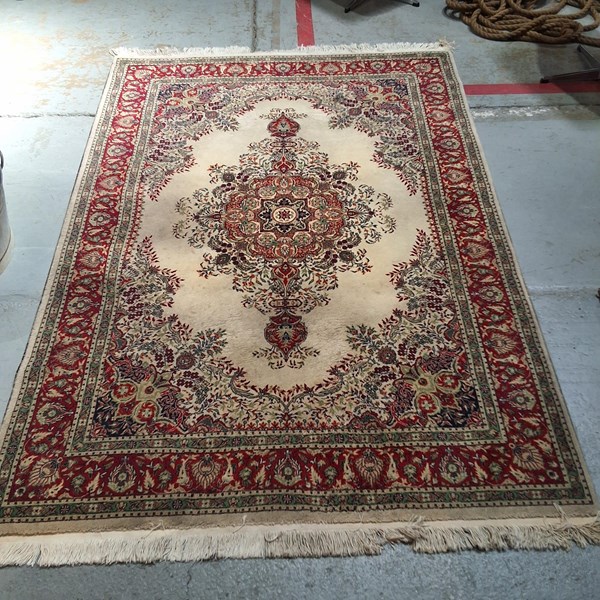 Lot 212 - RUG