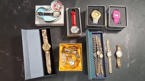 Lot 1078 - FASHION WATCHES