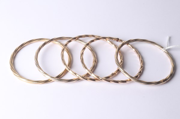 Lot 1033 - BANGLES