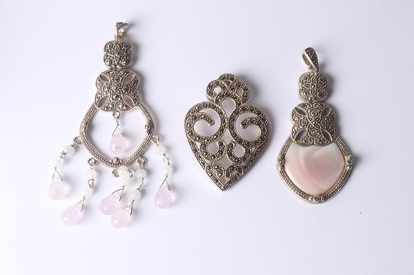 Lot 1046 - SILVER PENDANTS