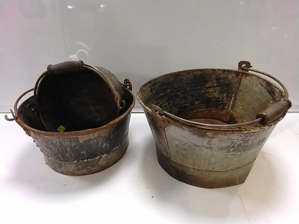 Lot 1361 - BUCKETS