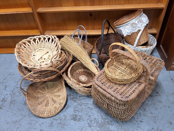 Lot 174 - BASKETS