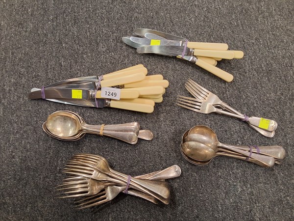 Lot 1249 - FLATWARE