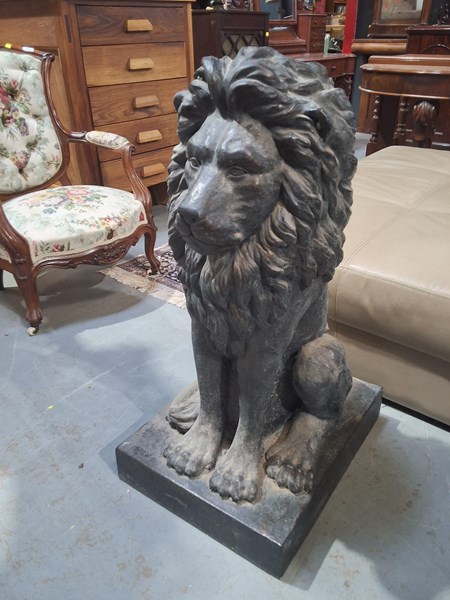 Lot 373 - ENTRANCE LION