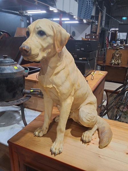 Lot 353 - RESIN DOG