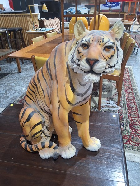 Lot 218 - RESIN TIGER