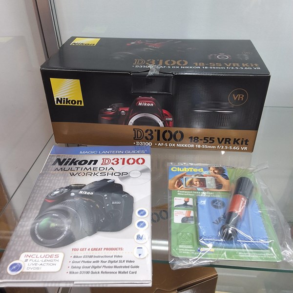 Lot 1360 - NIKON CAMERA