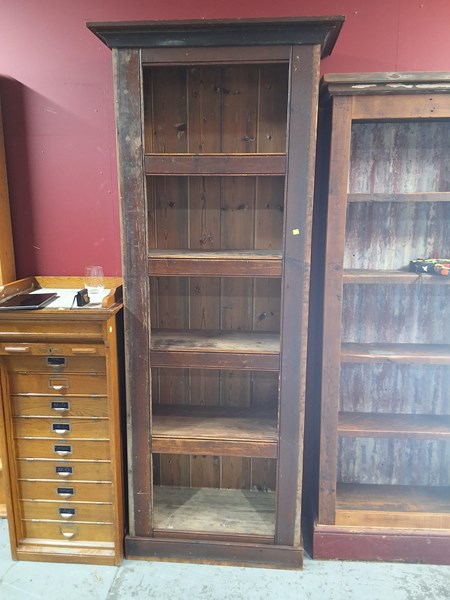 Lot 77 - BOOKSHELF