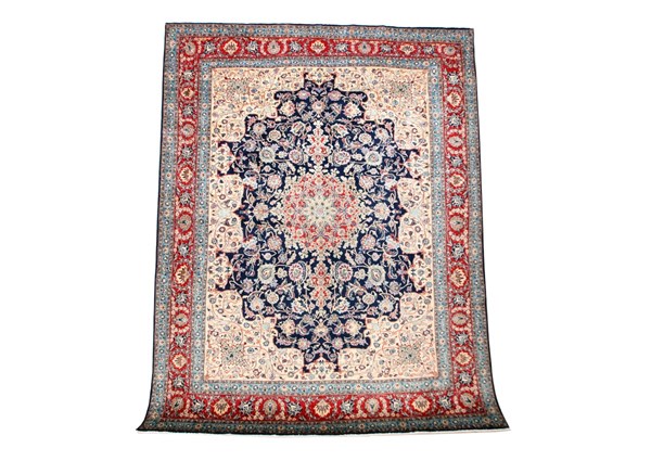 Lot 19 - ISFAHAN RUG