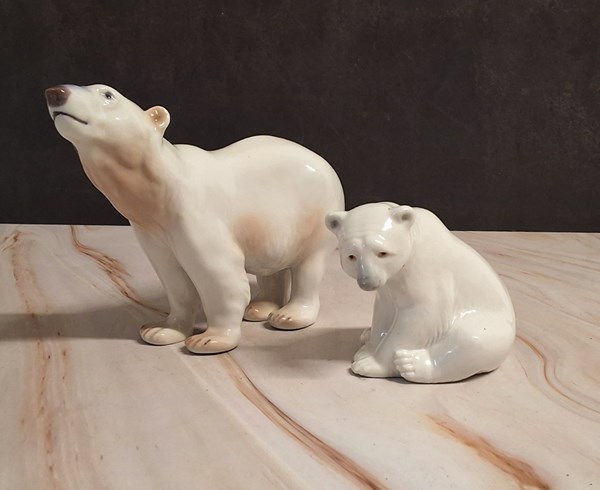 Lot 1295 - POLAR BEARS