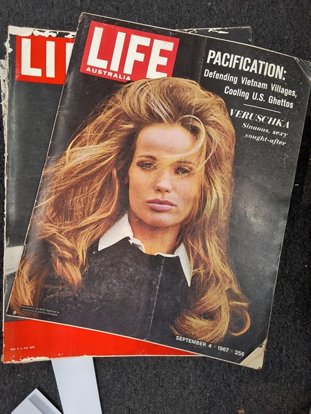 Lot 1242 - LIFE MAGAZINES