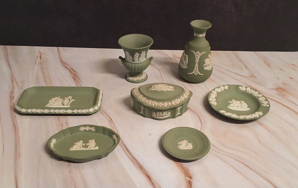 Lot 1183 - WEDGWOOD JASPERWARE