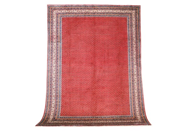 Lot 15 - MARKAZI SAROUGH BOTMIR RUG