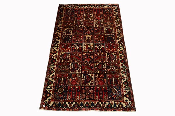 Lot 2 - BAKHTYARI RUG