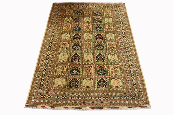 Lot 3 - HEZARI RUG