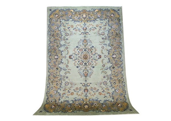 Lot 25 - KASHAN RUG