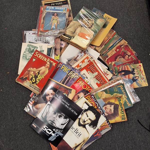 Lot 1239 - MOVIE MAGAZINES