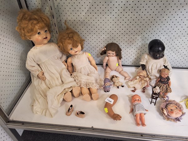 Lot 1304 - VINTAGE DOLLS