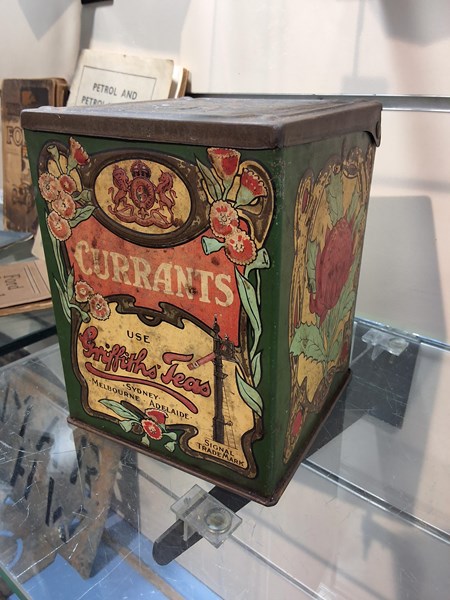 Lot 1221 - TEA TIN