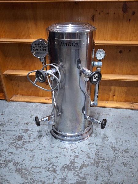 Lot 79 - DRINKS DISPENSER