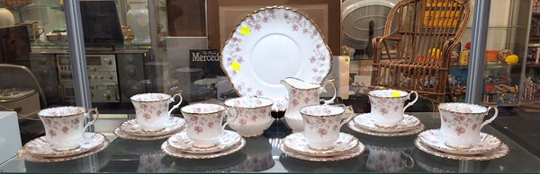 Lot 1212 - TEASET